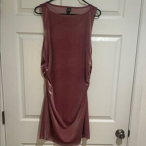 Elegant Velvet Sleeveless Dress in Mauve